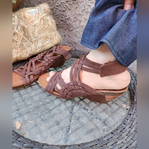 OTBT St Joseph Wedge Sandal  Brown Tan Leather Strappy Studded Gladiator - Picture 6 of 14